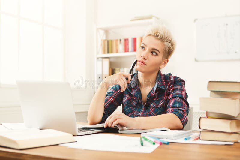 Kuinka Pitkä On Omaehtoisen Opiskelun Aikainen Työttömyysetuuden Määrä 1 henkilo opiskelemaan kotona rauhallisessa ymparistossa