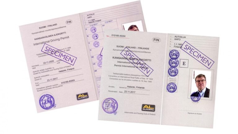 nykyinen suomalainen ajokortti kadessa