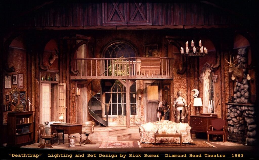 teatterin lavasteet ja valaistus lavalla